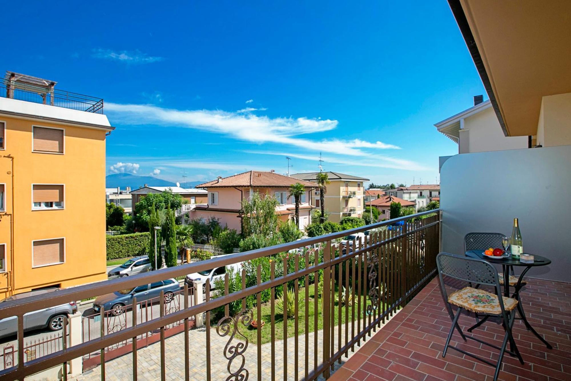 Villa Mimosa - Appartamento 2 - Happy Rentals Desenzano del Garda Exterior photo